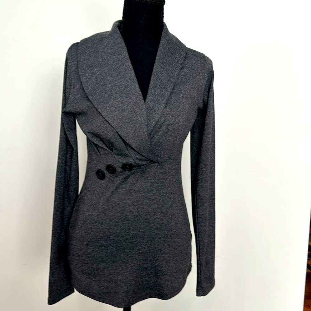 Patty Boutin ladies gray top, 35 percent cotton and 65 percent polyester
